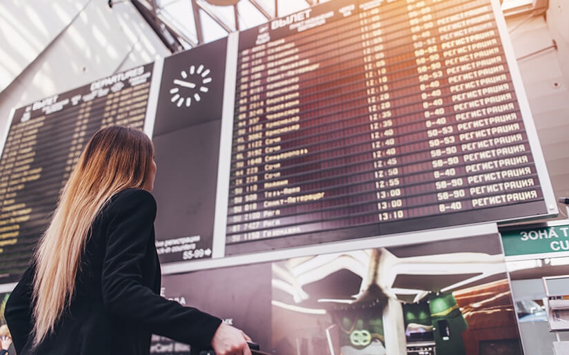 לוח טיסות בשדה התעופה